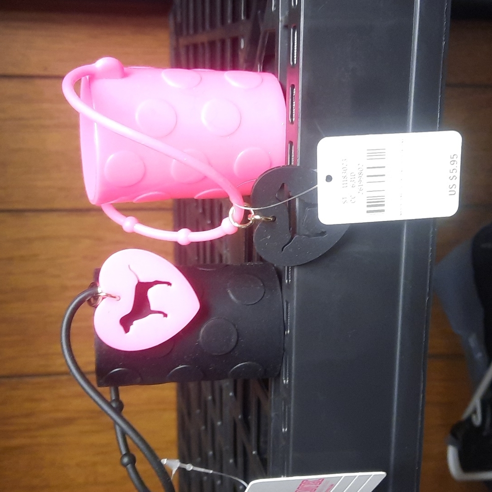 VSPINK Fragrance/Hand Sanitizer Holder - Holds  2 1/2 Ounce Bottles